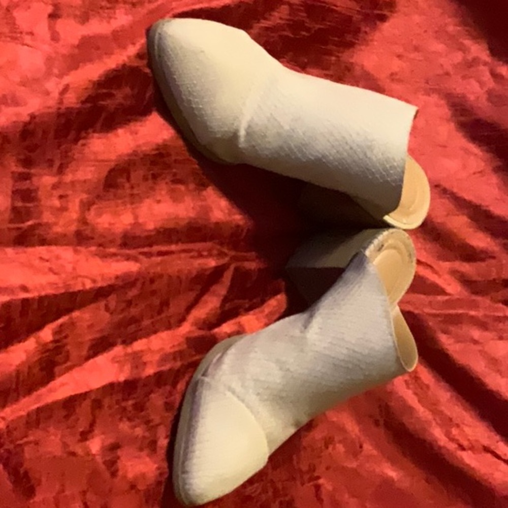 Cream slide chunky heel